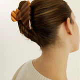 Demi Clip in Honey