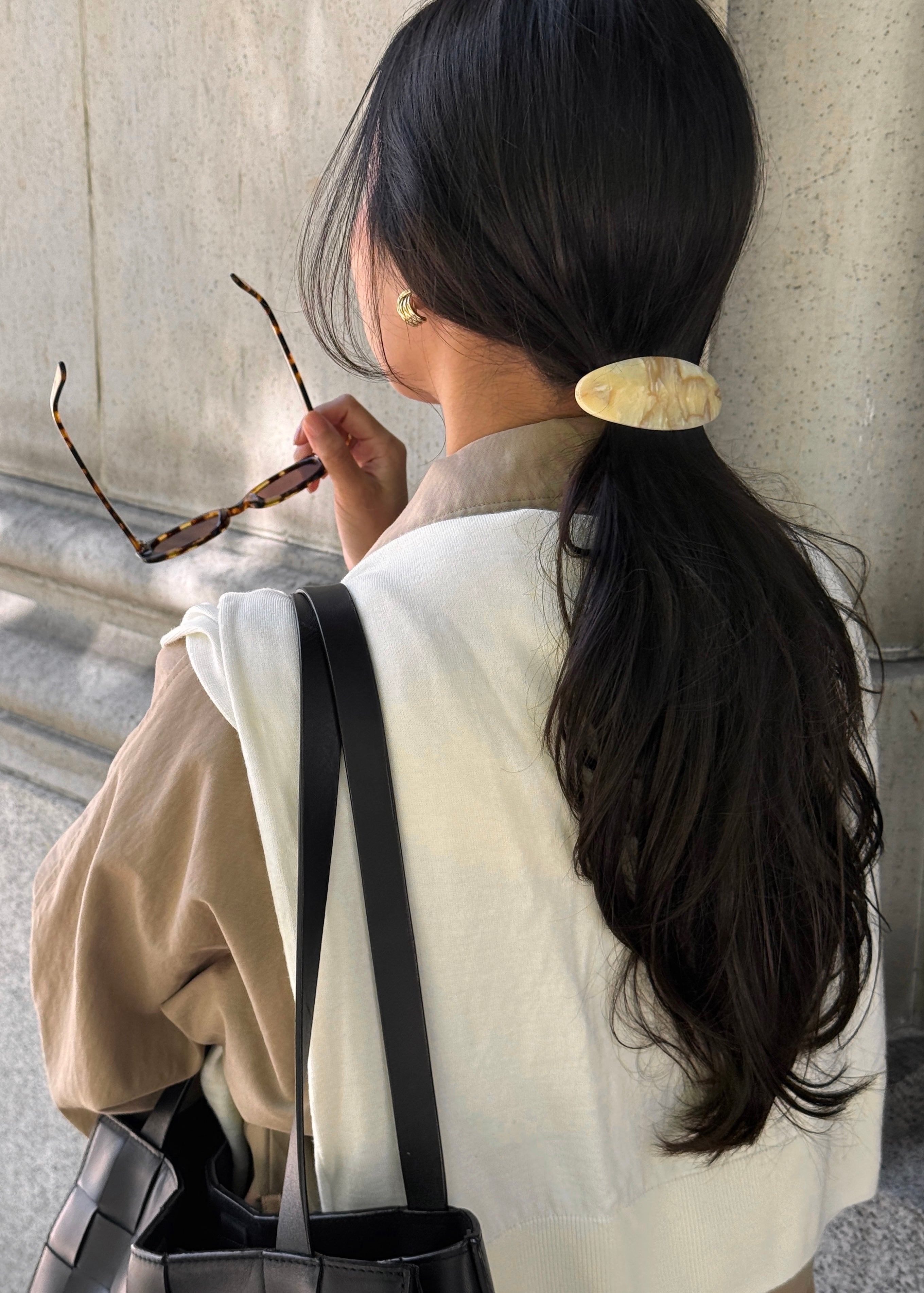 Oval Barrette in Tortoise | Kōv Essentials - Adjustable Hair Accessory